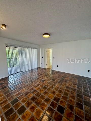 2462 KINGFISHER LANE J203