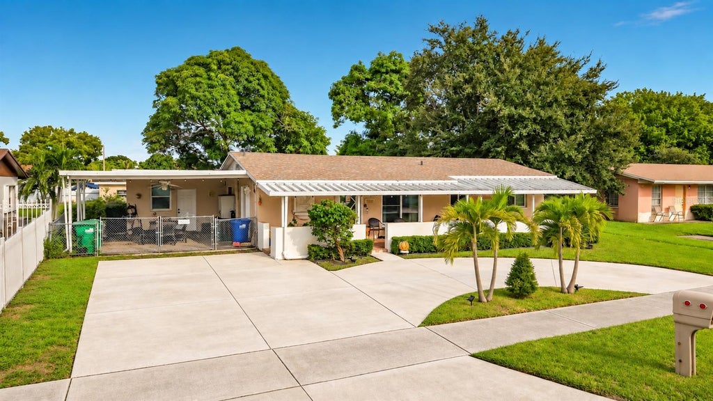 Photo of 19731 NW 33rd Avenue, Miami Gardens, FL 33056 (MLS # OM732958)