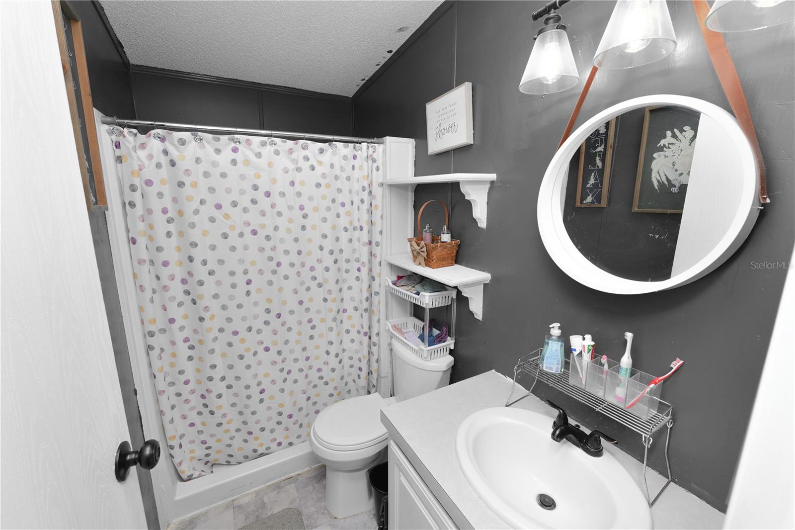 VILLAGE UNIT 04 ADD LAKELAND - Residential