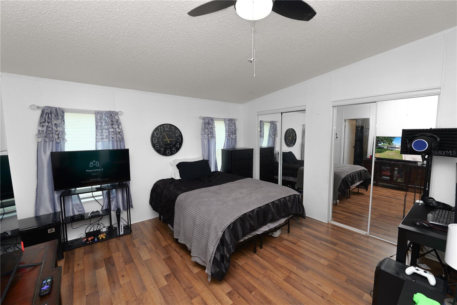 VILLAGE UNIT 04 ADD LAKELAND - Residential