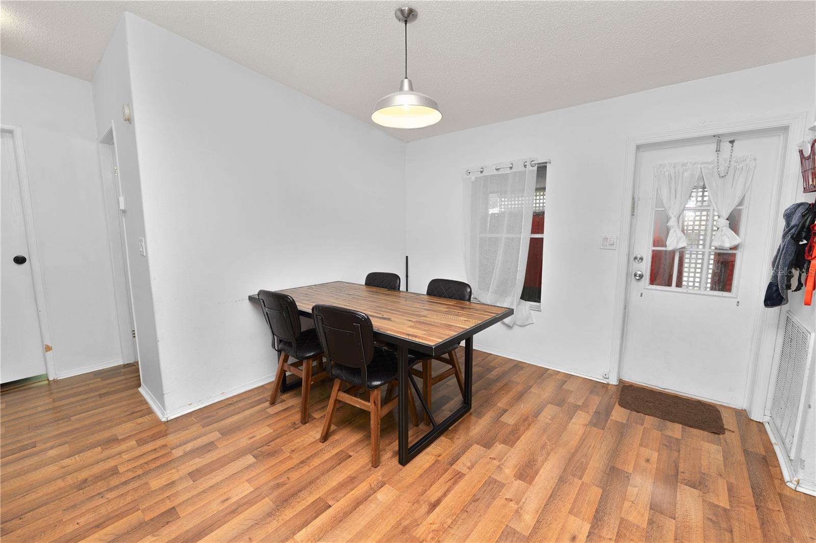 VILLAGE UNIT 04 ADD LAKELAND - Residential