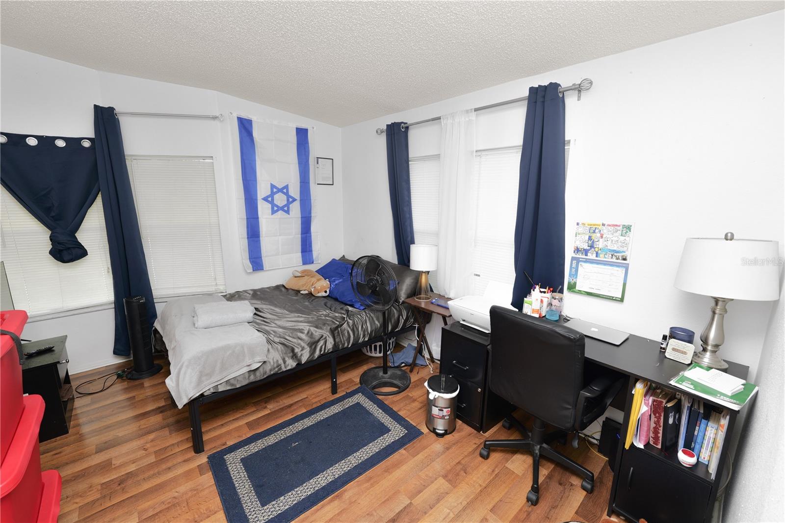 VILLAGE UNIT 04 ADD LAKELAND - Residential