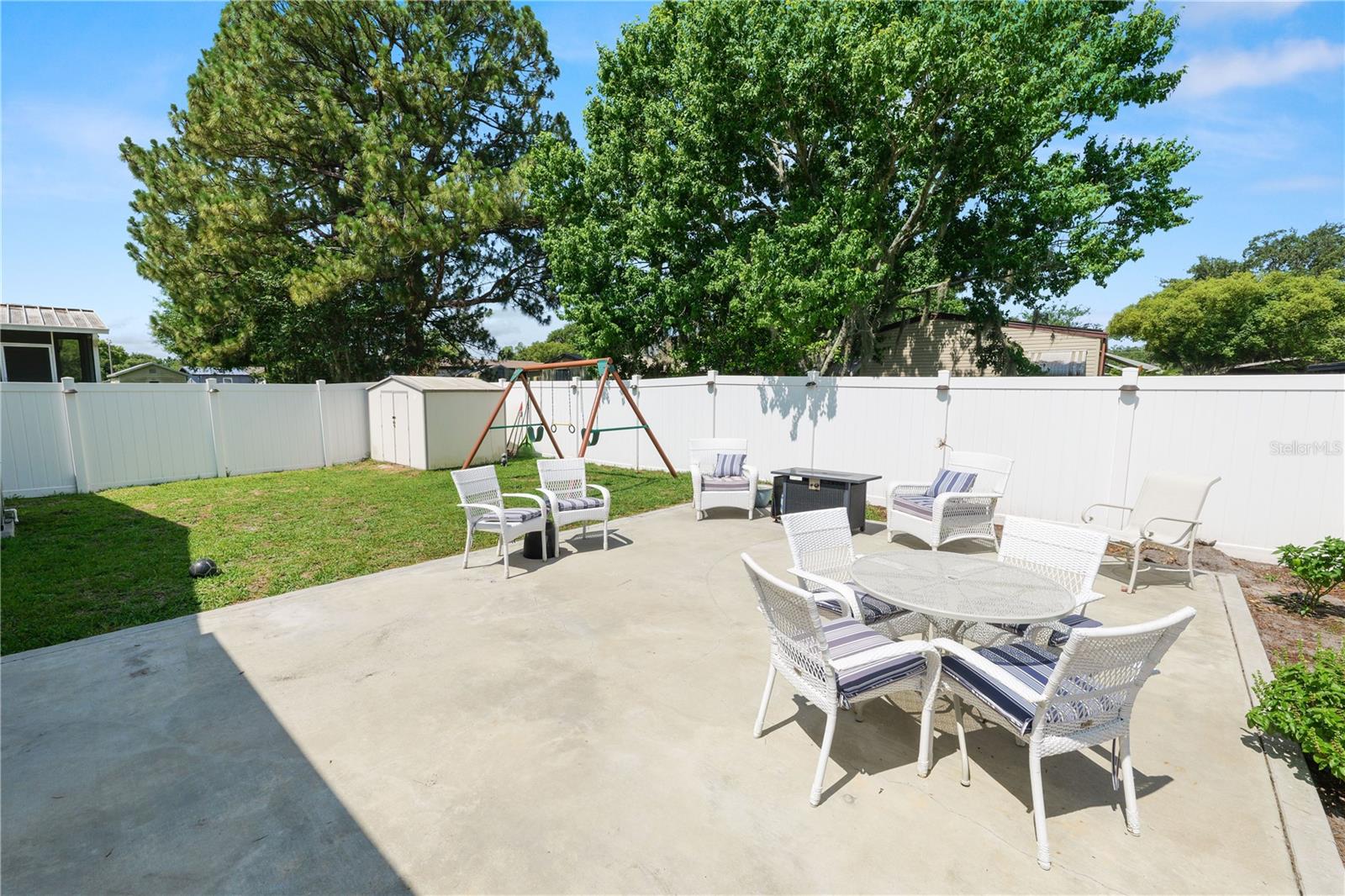 VILLAGE UNIT 04 ADD LAKELAND - Residential