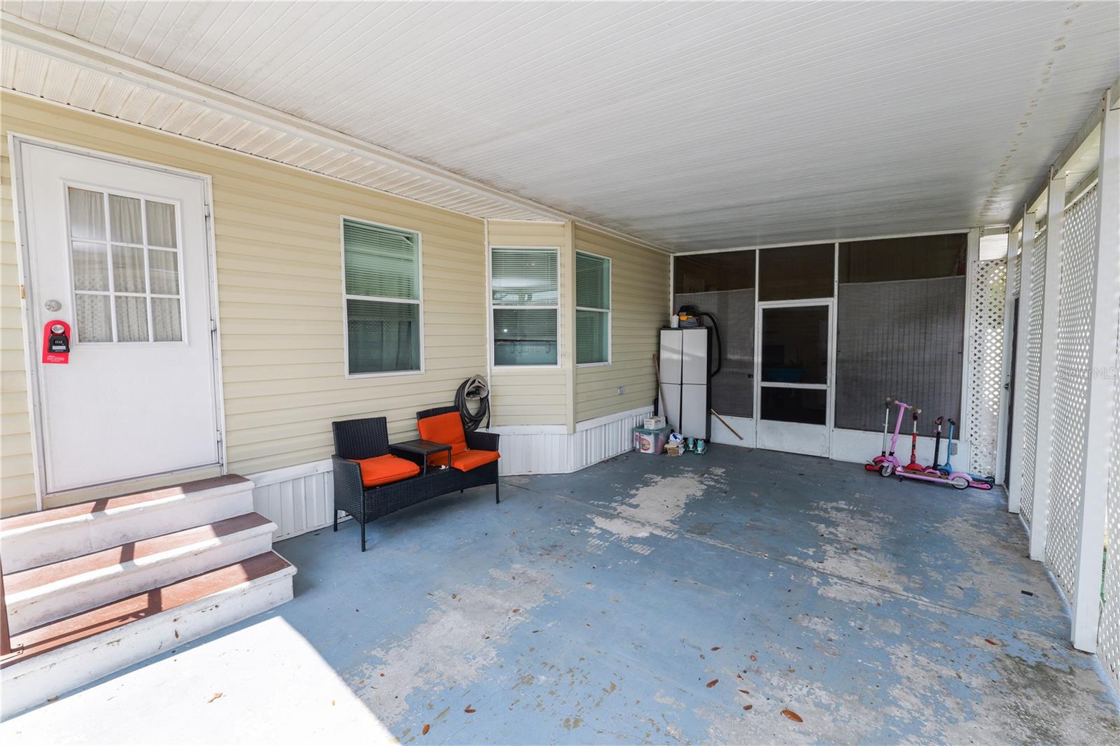 VILLAGE UNIT 04 ADD LAKELAND - Residential