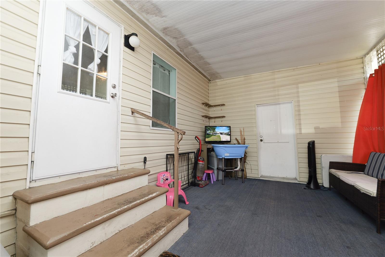 VILLAGE UNIT 04 ADD LAKELAND - Residential