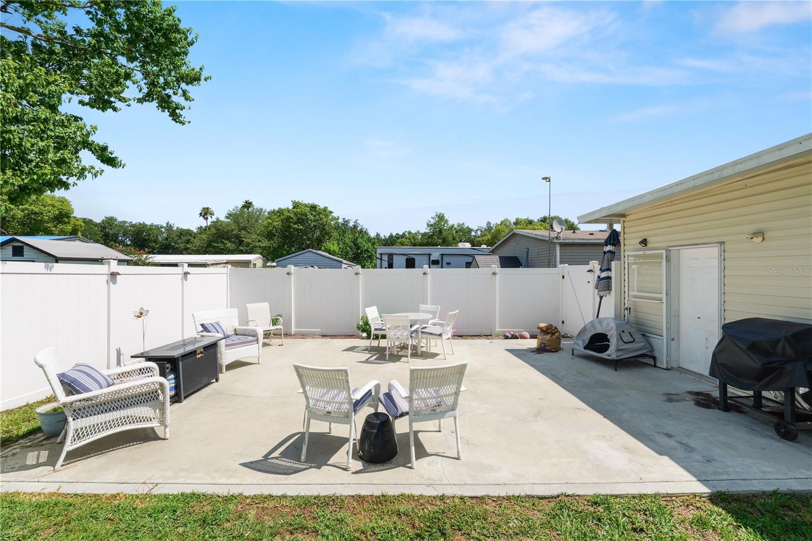 VILLAGE UNIT 04 ADD LAKELAND - Residential