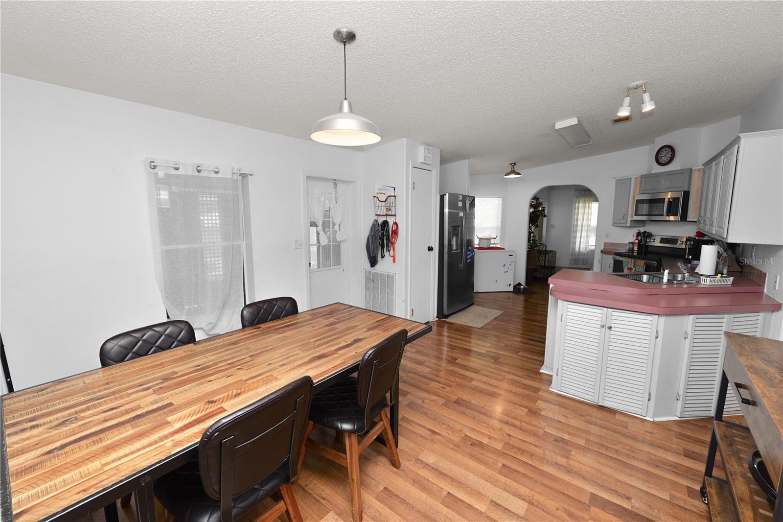 VILLAGE UNIT 04 ADD LAKELAND - Residential