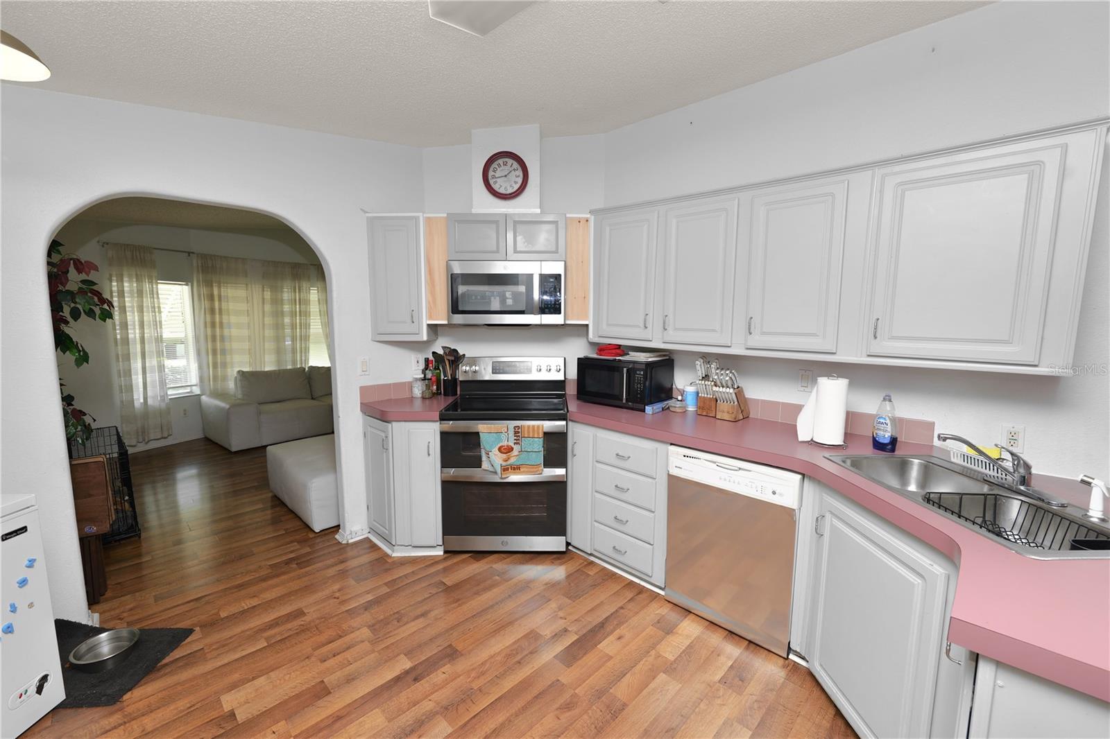 VILLAGE UNIT 04 ADD LAKELAND - Residential