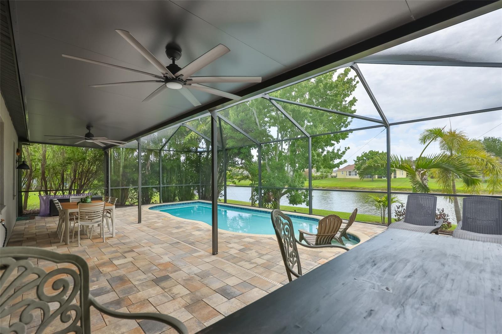 5305 MOON SHELL DRIVE