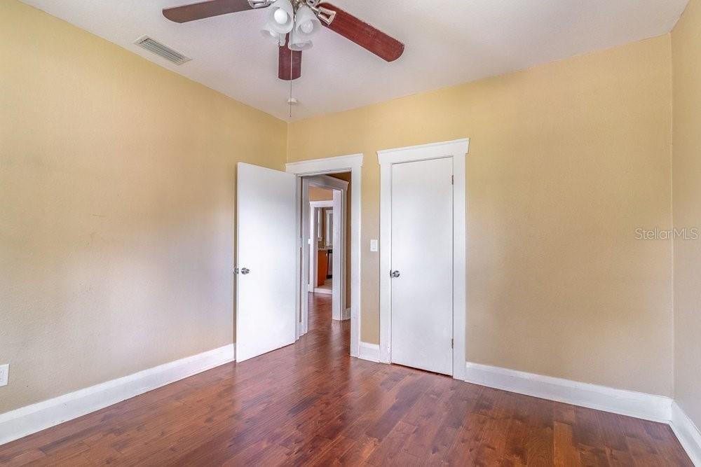 4QE | SUBURB ROYAL - Residential