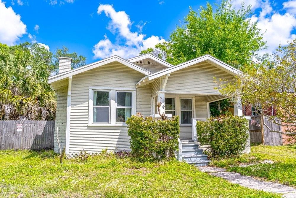 4QE | SUBURB ROYAL - Residential