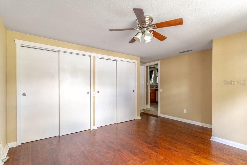 4QE | SUBURB ROYAL - Residential