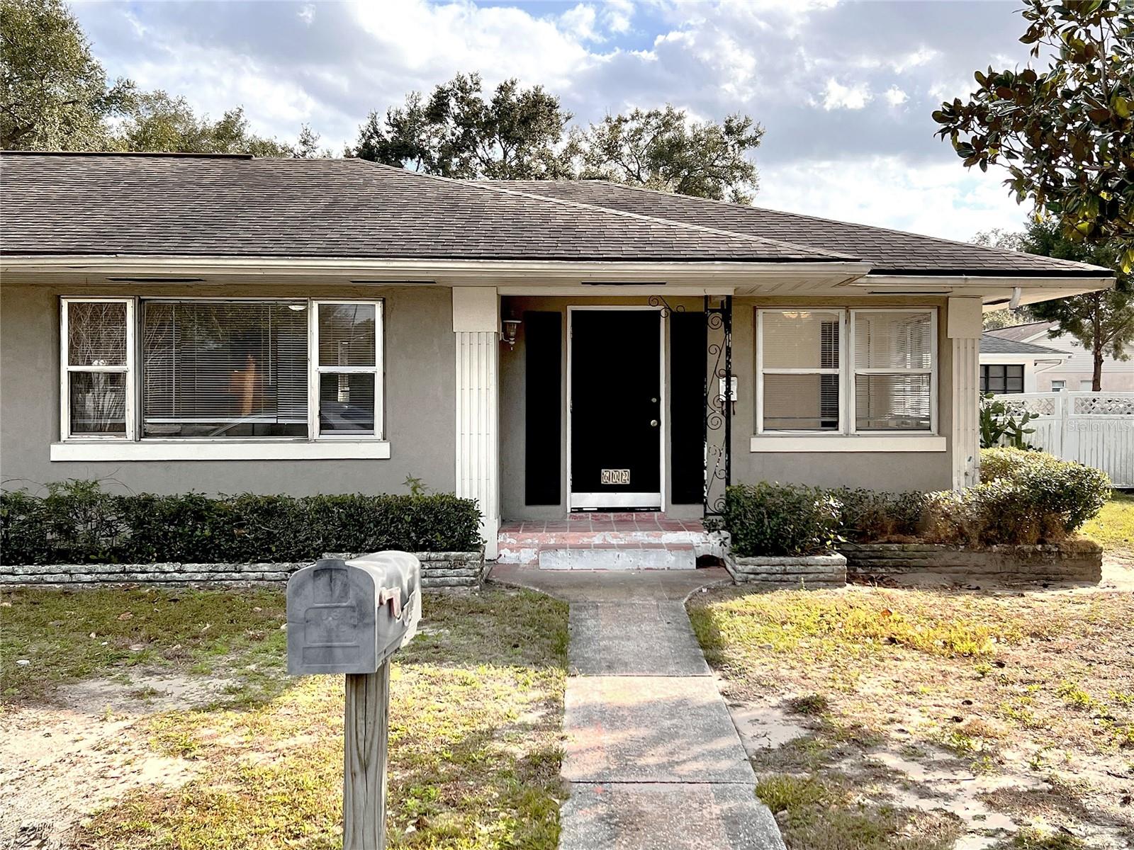 Rare investment opportunity! This duplex, one of the few available in Central Florida at this price point, offers incredible potential. Each unit features 2 bedrooms, 1 bathroom, and approximately 800 sq. ft. of living space. While some updates are needed, the pricing reflects the value and opportunity to renovate, rent, or flip for a great return.
Conveniently located in Winter Haven, this property is close to shopping, dining, and major roadways, providing easy access to Orlando, Tampa, and Florida’s top tourist attractions, including Disney and Legoland. Whether you're looking for a cash-flowing rental or a rehab project, this is a deal you don’t want to miss!
