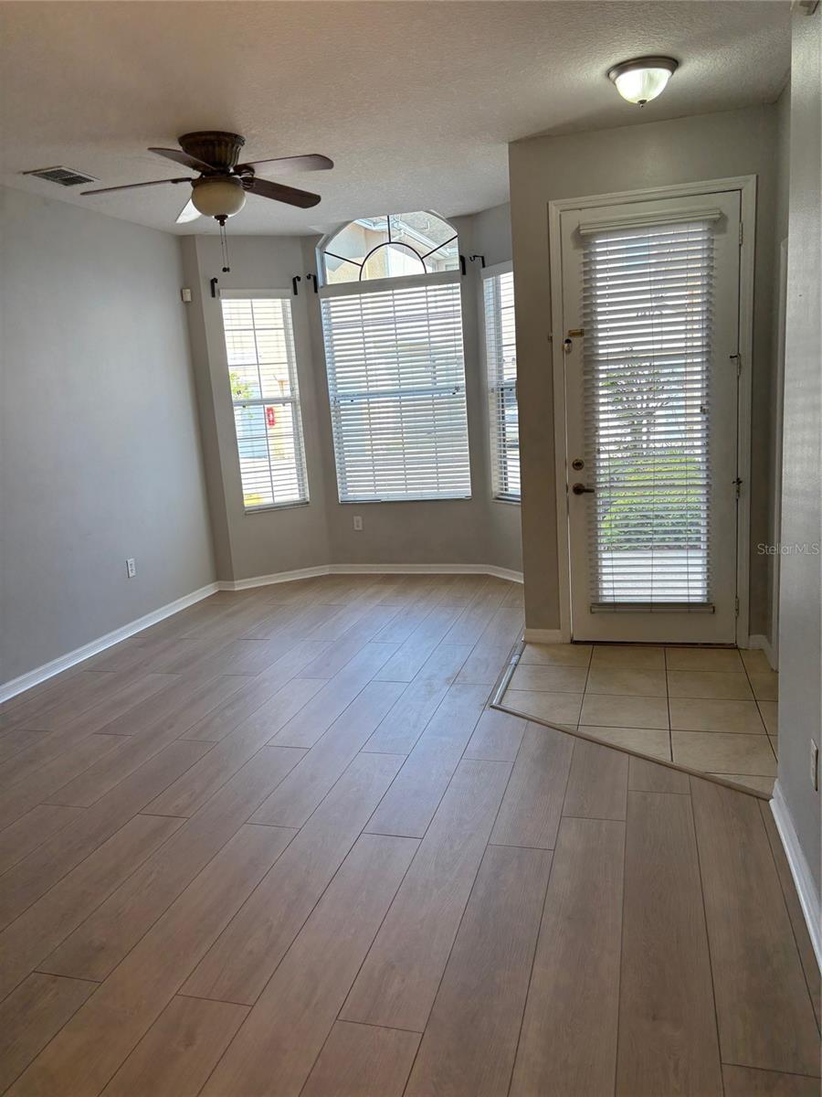 LAGO DE ORO PH 01 - Residential Lease