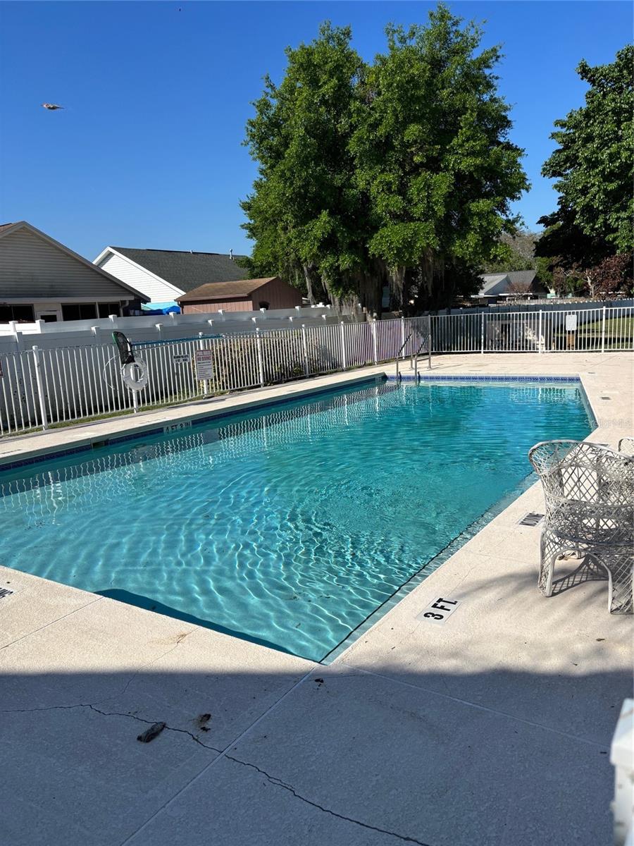 LAGO DE ORO PH 01 - Residential Lease