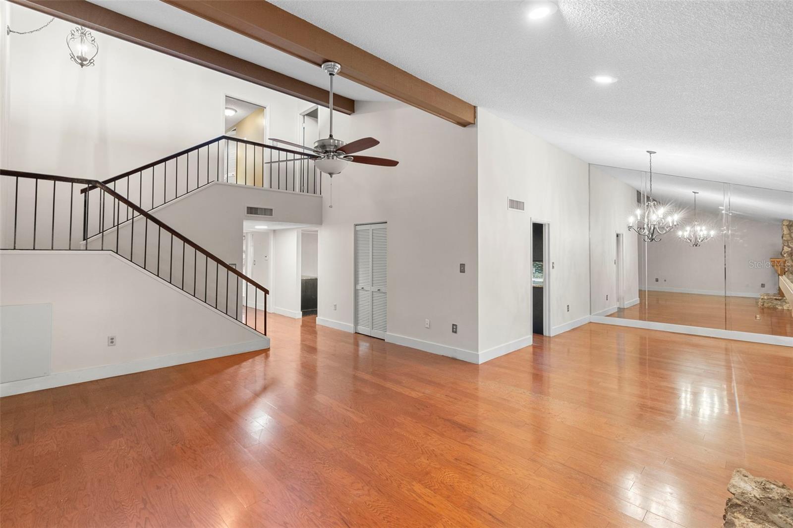 115 OAKS COURT 115