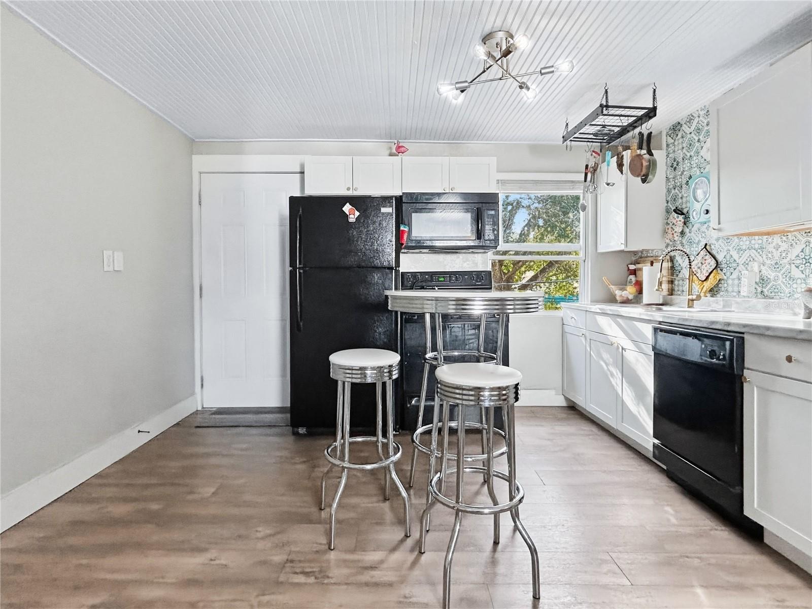 GRAND VIEW PARK - Residential Income