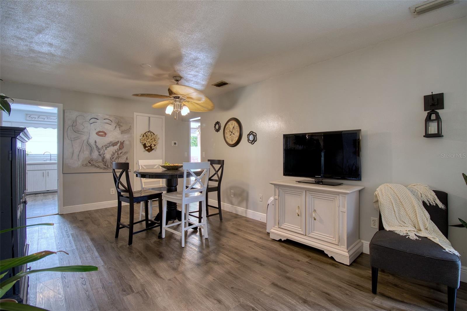 LAKESIDE TERRACE 1ST ADD - Residential