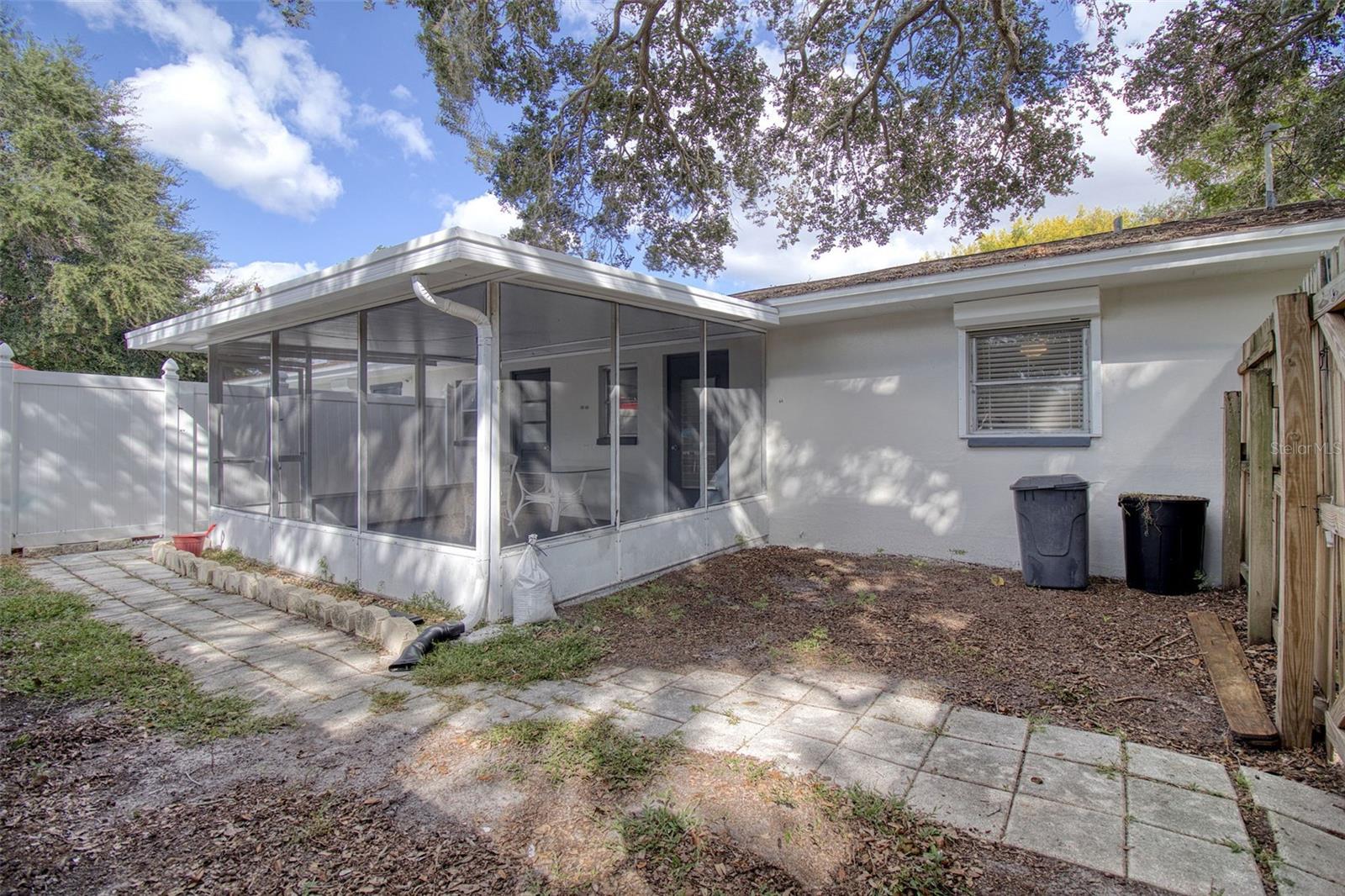 LAKESIDE TERRACE 1ST ADD - Residential