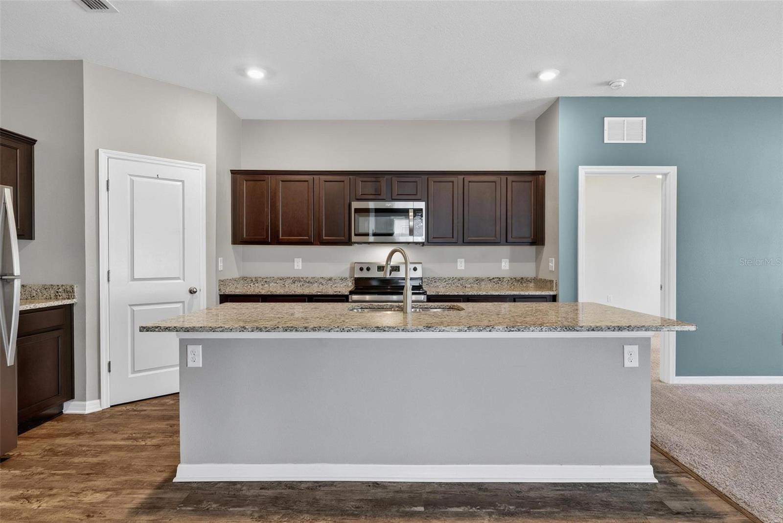 COASTAL WOODS UN B1 - Residential