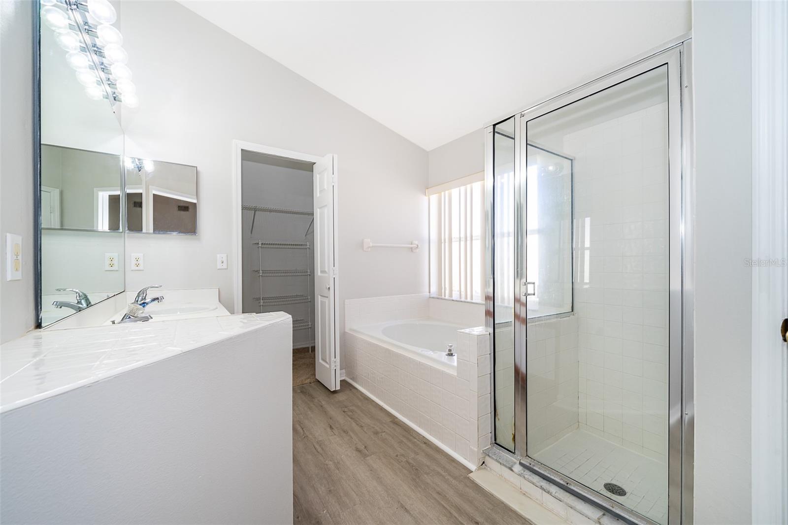 HUNTERS CREEK TR 430A PH 01 - Residential Lease