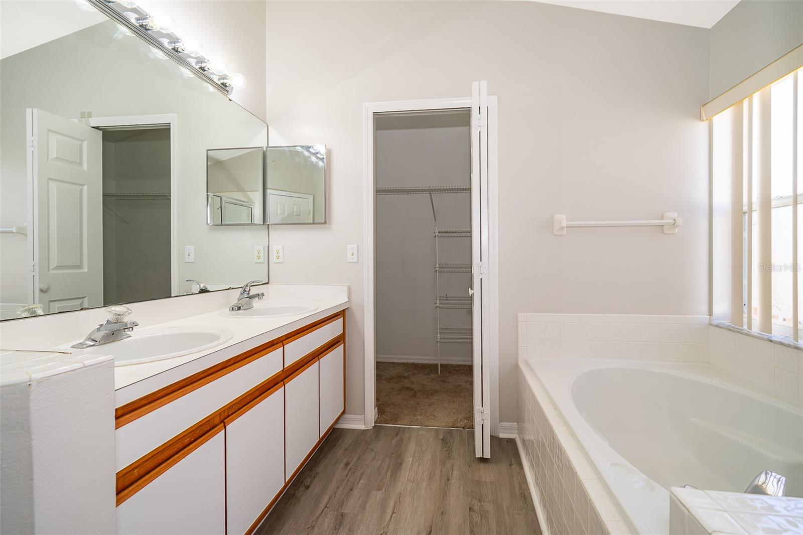 HUNTERS CREEK TR 430A PH 01 - Residential Lease