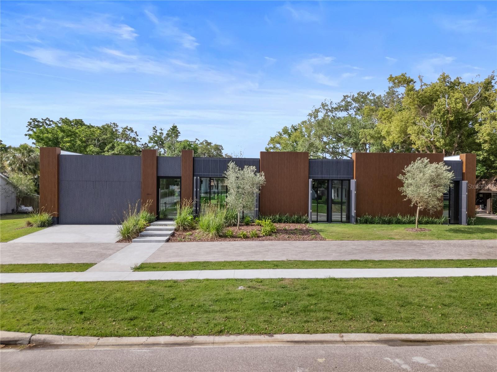 BAY HILL SEC 05 - Residential Lease