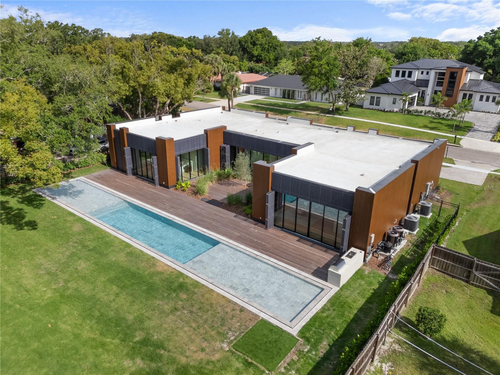 BAY HILL SEC 05 - Residential Lease