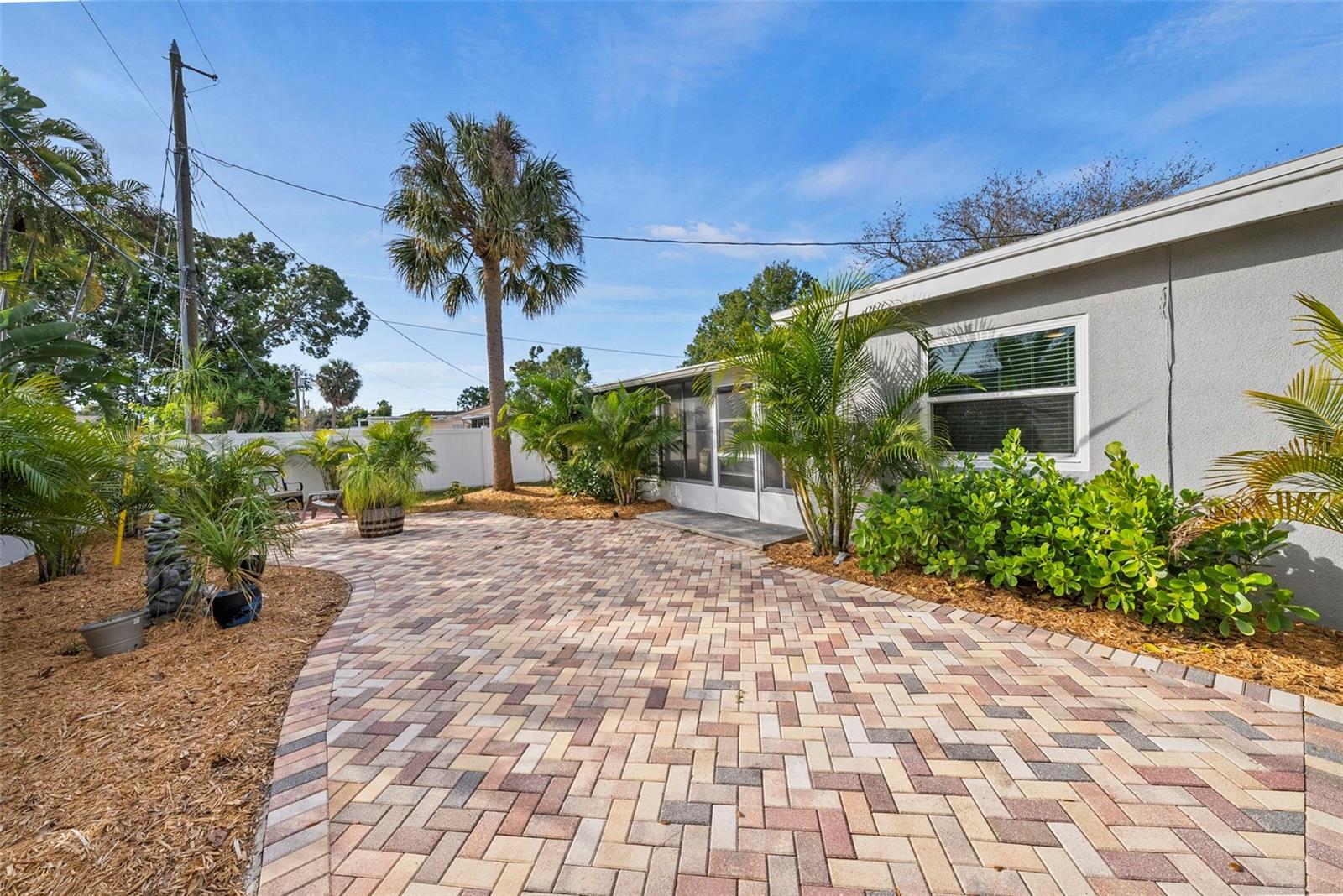 TOUSSIE TERRACE 1ST ADD - Residential Lease