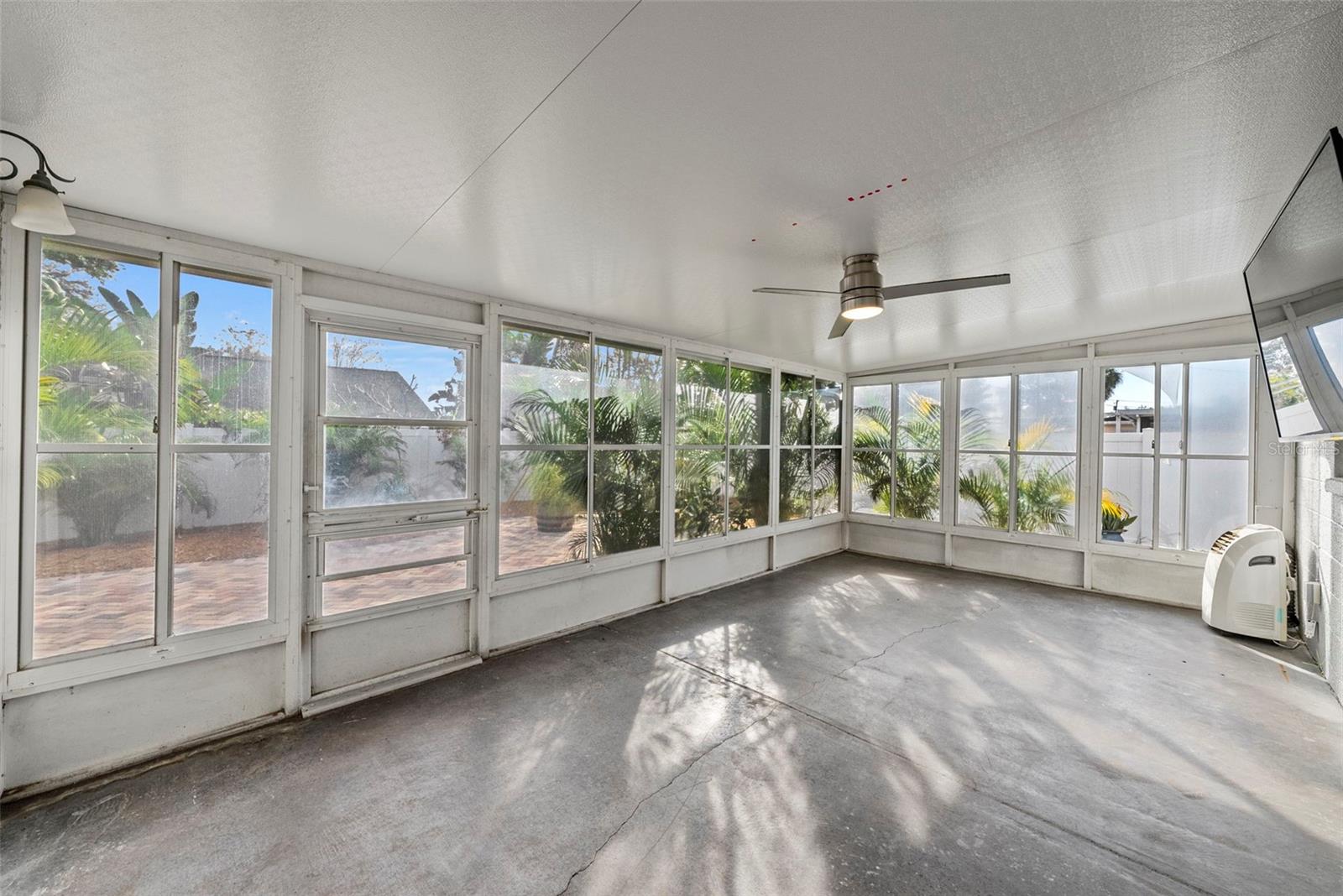 TOUSSIE TERRACE 1ST ADD - Residential Lease