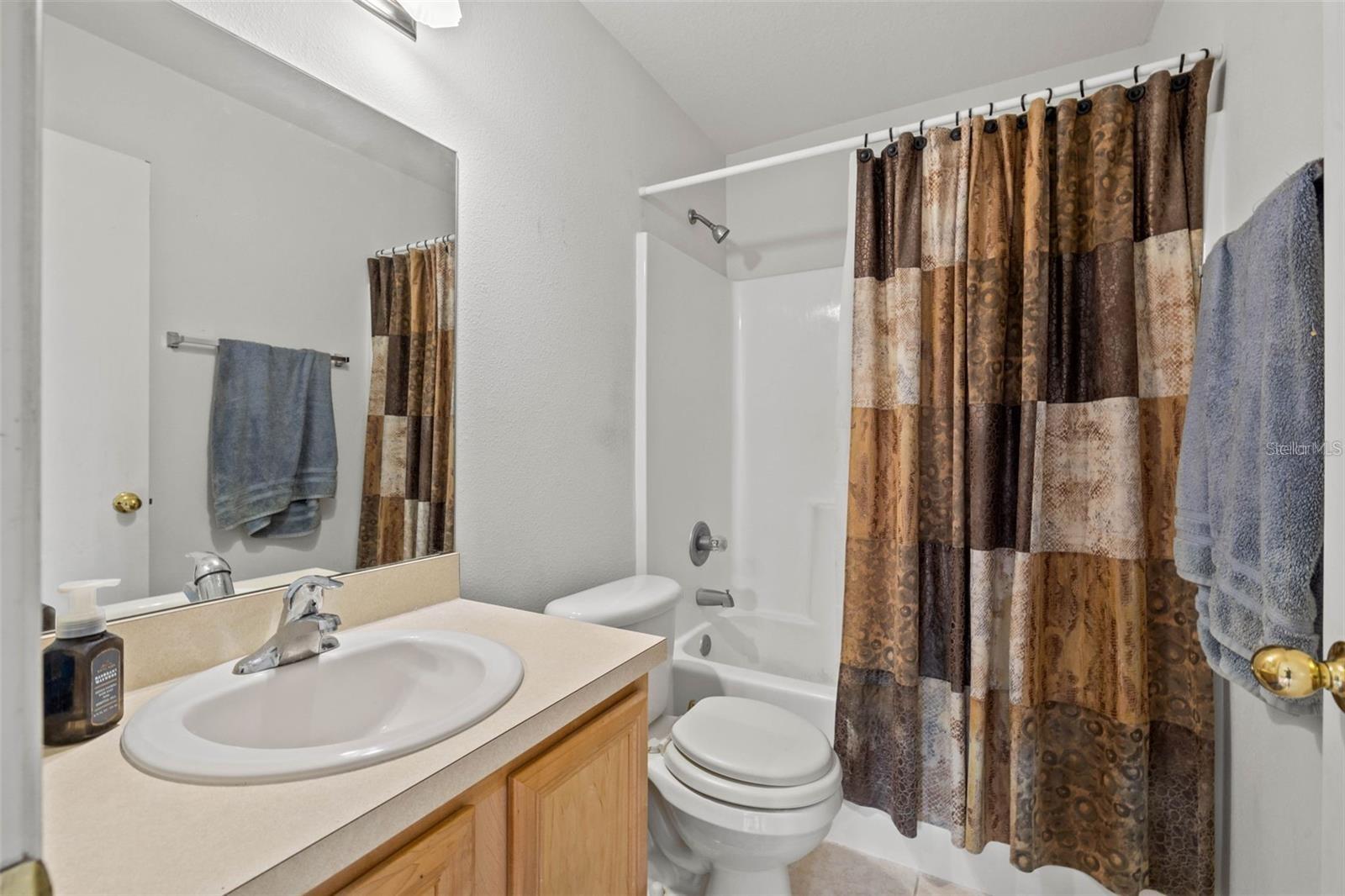 WATERFORD TWNHMS - Residential Lease