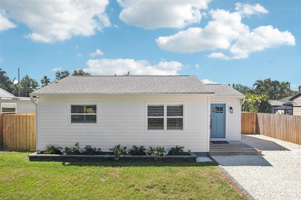 Photo of 5522 13th Avenue S, Gulfport, FL 33707 (MLS # TB8373657)