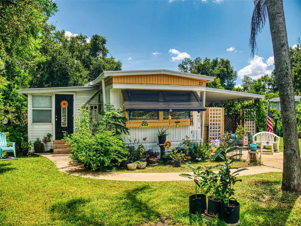 Photo of 221 Evergreen Terrace, Deland, FL 32724 (MLS # V4950877)
