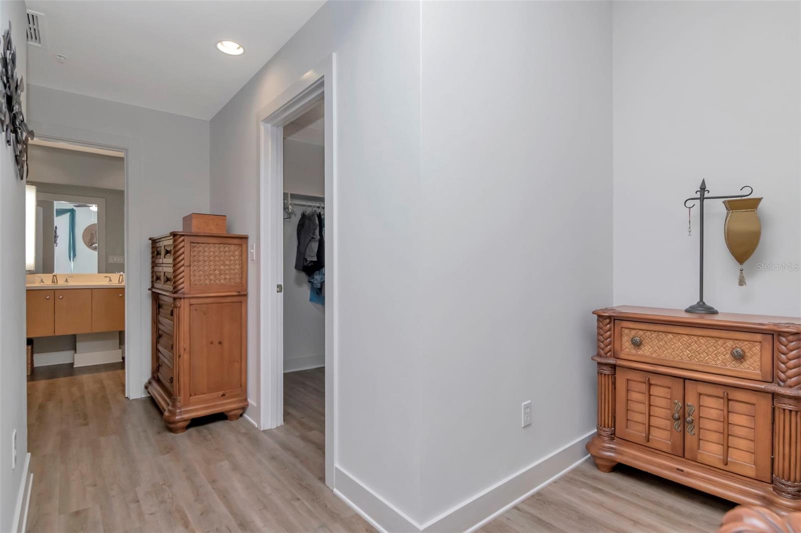 GRAND CENTRAL AT KENNEDHY - Residential