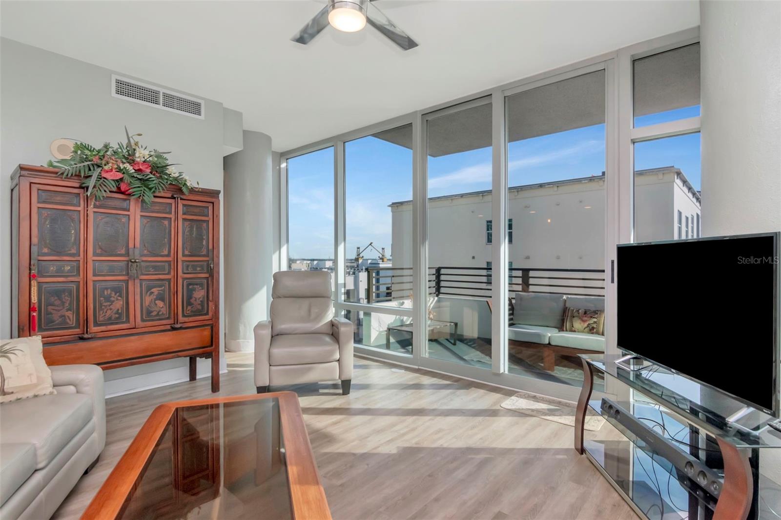 GRAND CENTRAL AT KENNEDHY - Residential