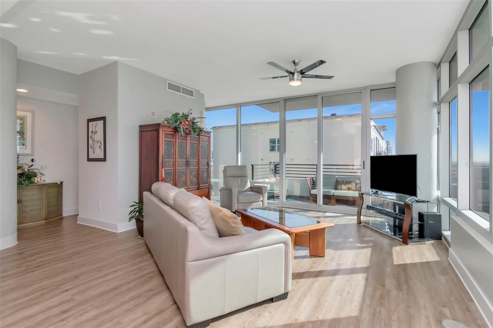 GRAND CENTRAL AT KENNEDHY - Residential