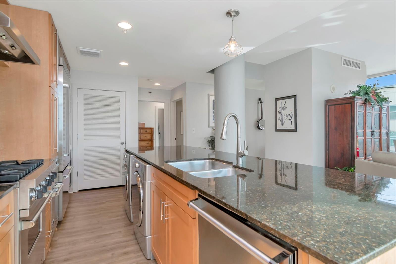 GRAND CENTRAL AT KENNEDHY - Residential