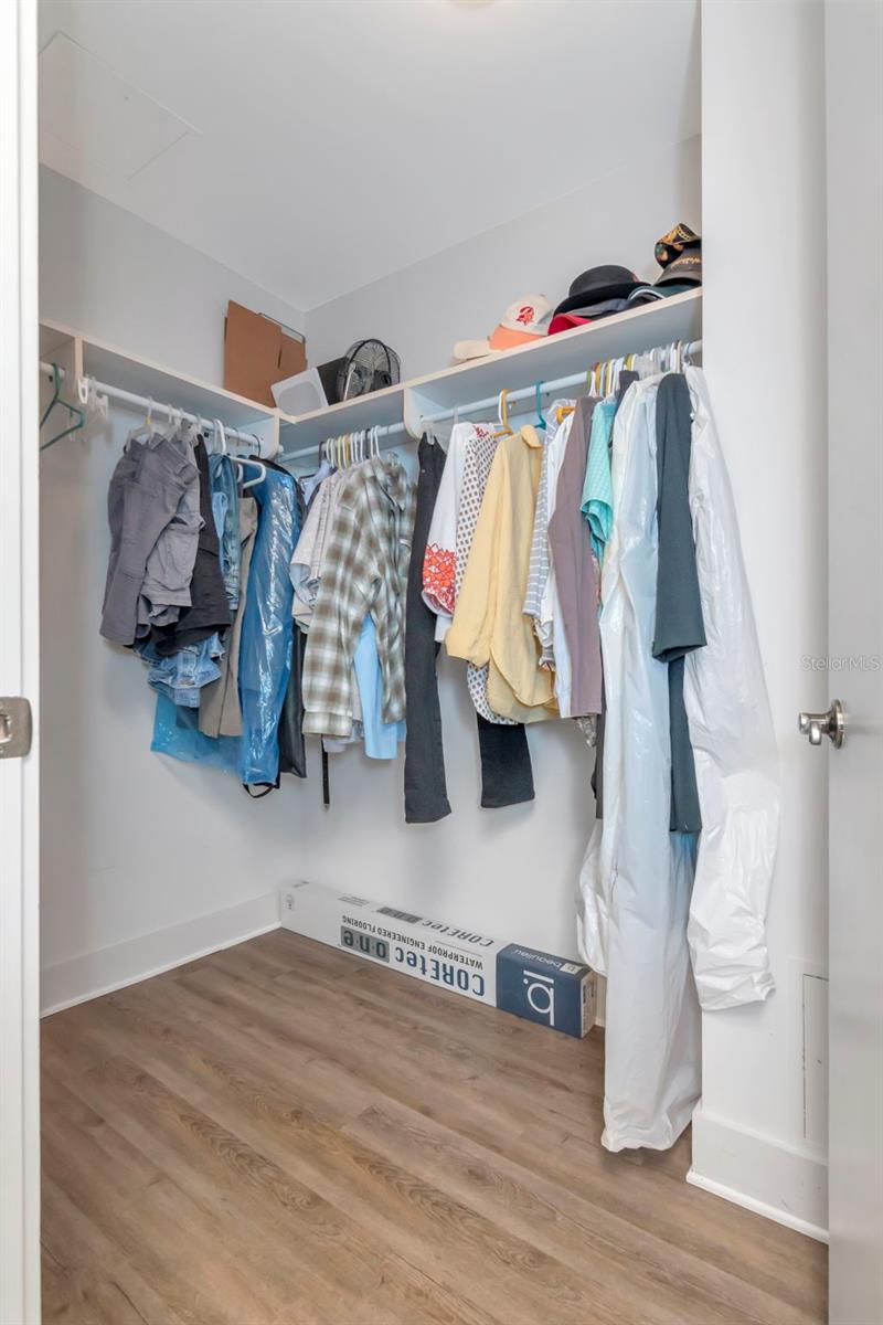 GRAND CENTRAL AT KENNEDHY - Residential