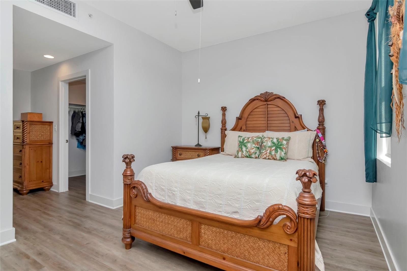 GRAND CENTRAL AT KENNEDHY - Residential