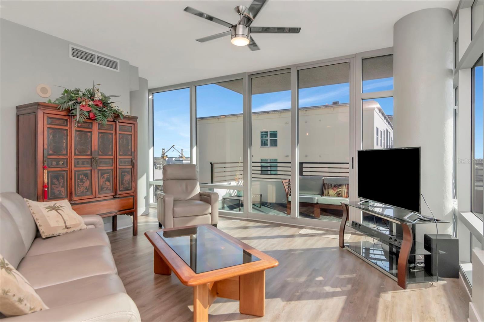 GRAND CENTRAL AT KENNEDHY - Residential