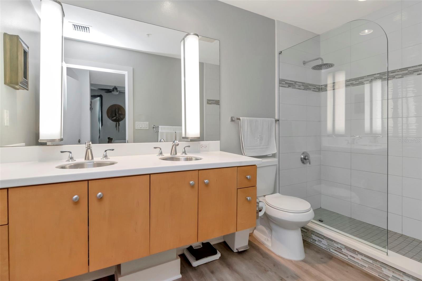 GRAND CENTRAL AT KENNEDHY - Residential