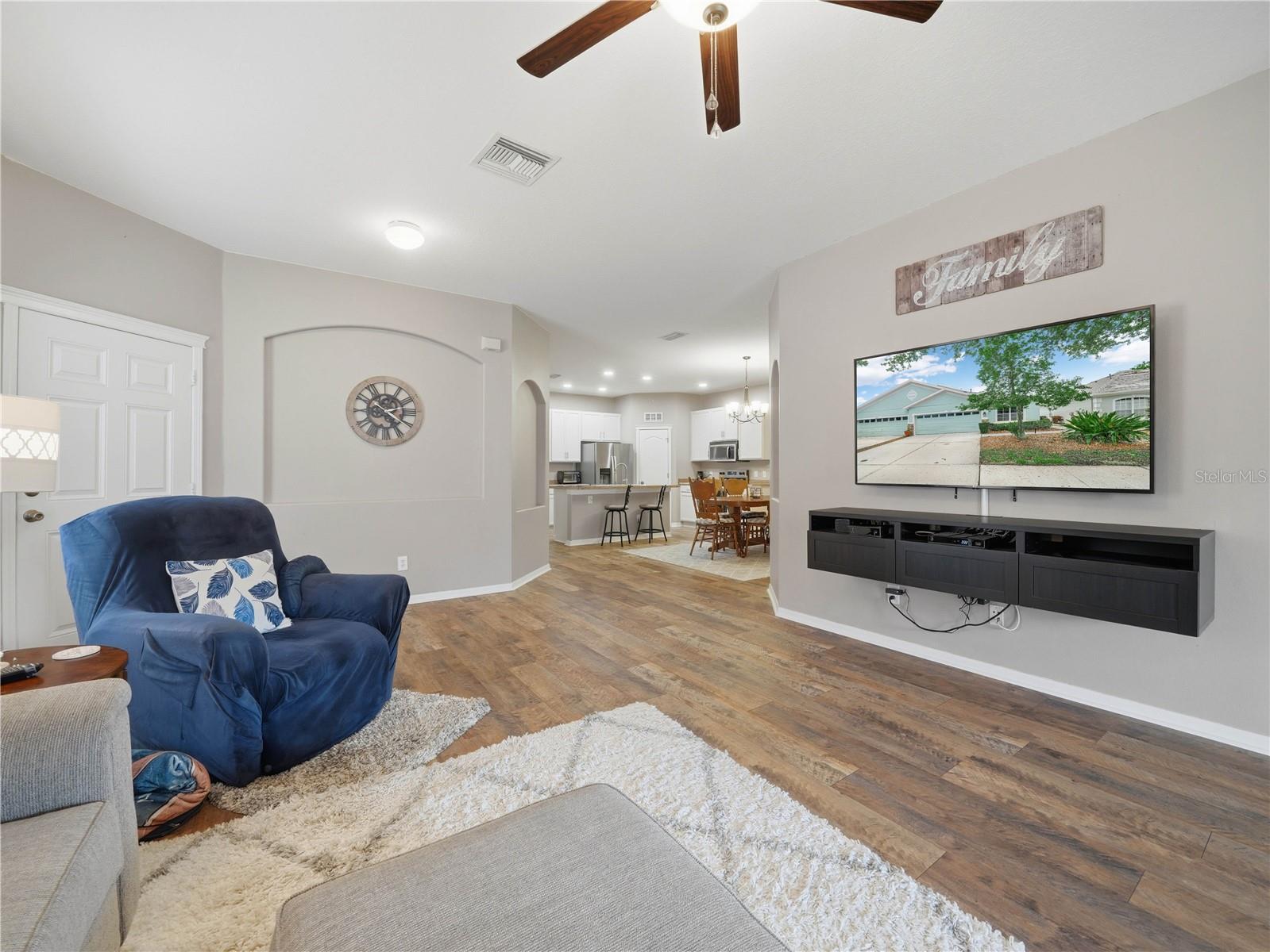 6936 SURREY OAK DRIVE
