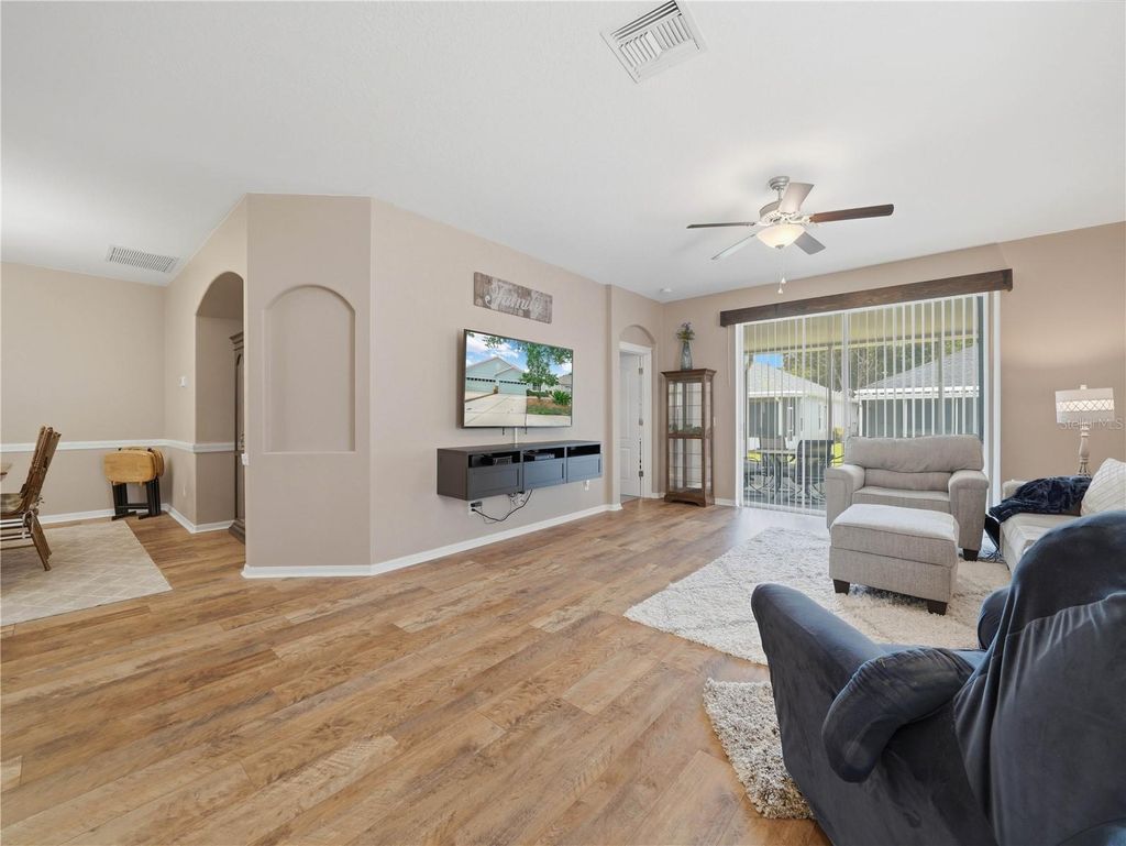 Photo of 6936 Surrey Oak Drive, Apollo Beach, FL 33572 (MLS # L4962317)
