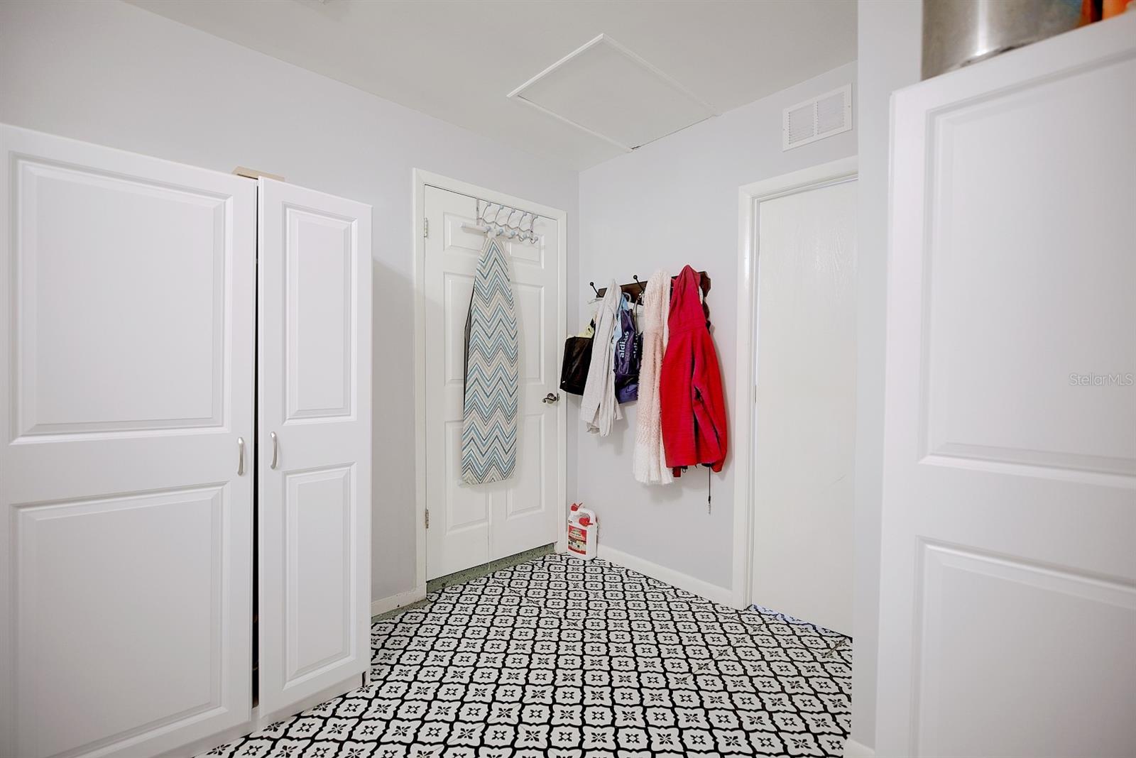 SUN N LAKE - Residential