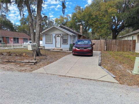 2306 EDGEWATER AVENUE LEESBURG FL 34748