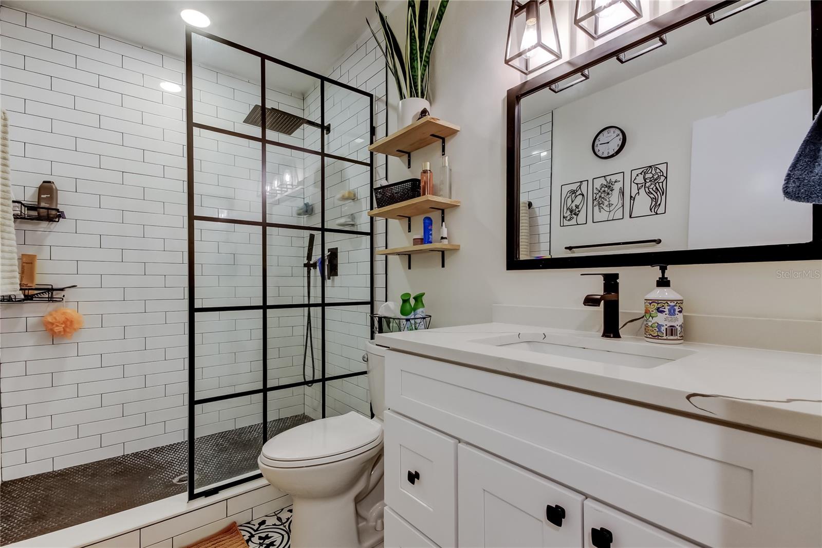 ON TOP OF THE WORLD - Residential