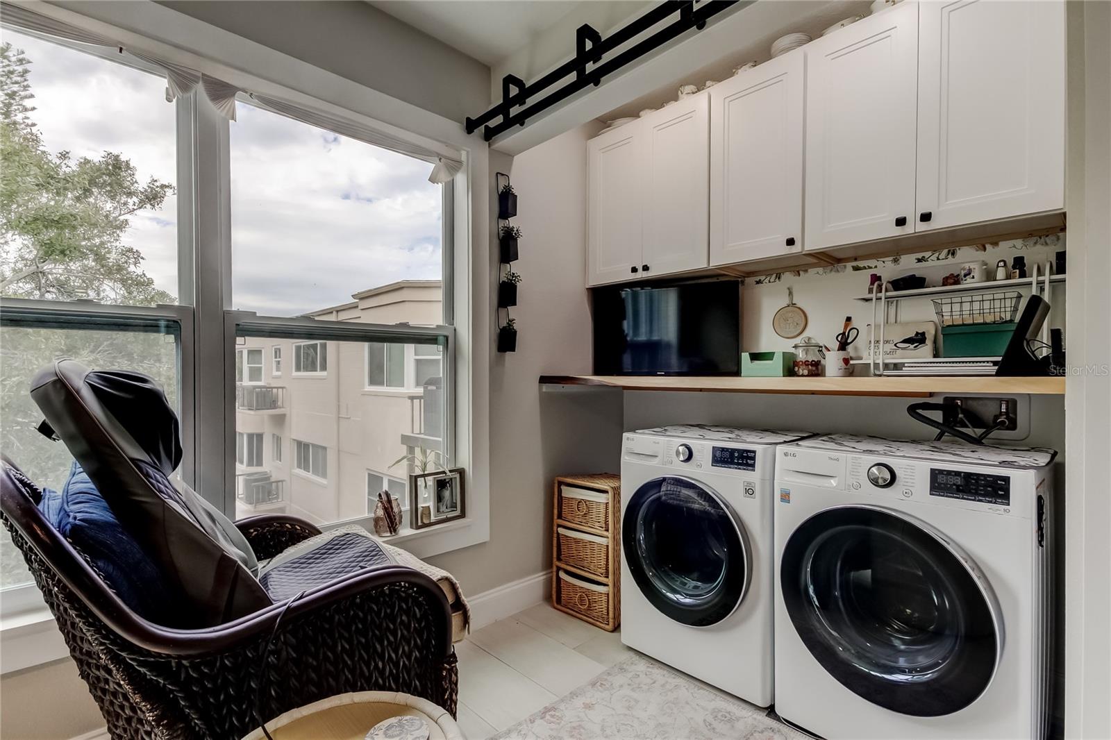 ON TOP OF THE WORLD - Residential