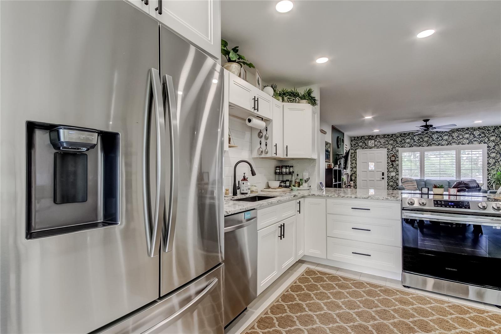 ON TOP OF THE WORLD - Residential