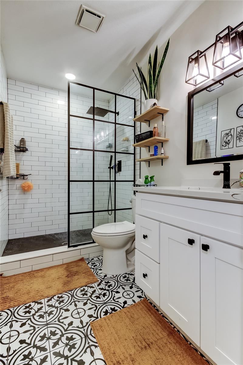 ON TOP OF THE WORLD - Residential