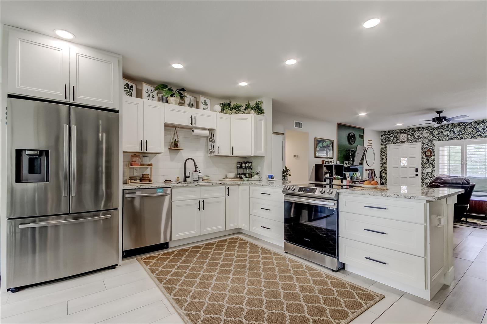 ON TOP OF THE WORLD - Residential